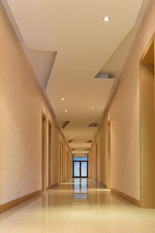 Фото Oasis Park Hotel 3*