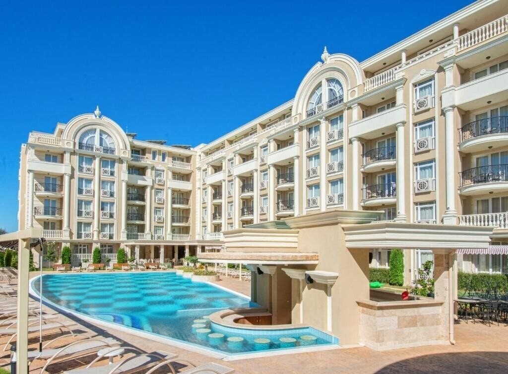 Готель Renaissance Hotel 4*