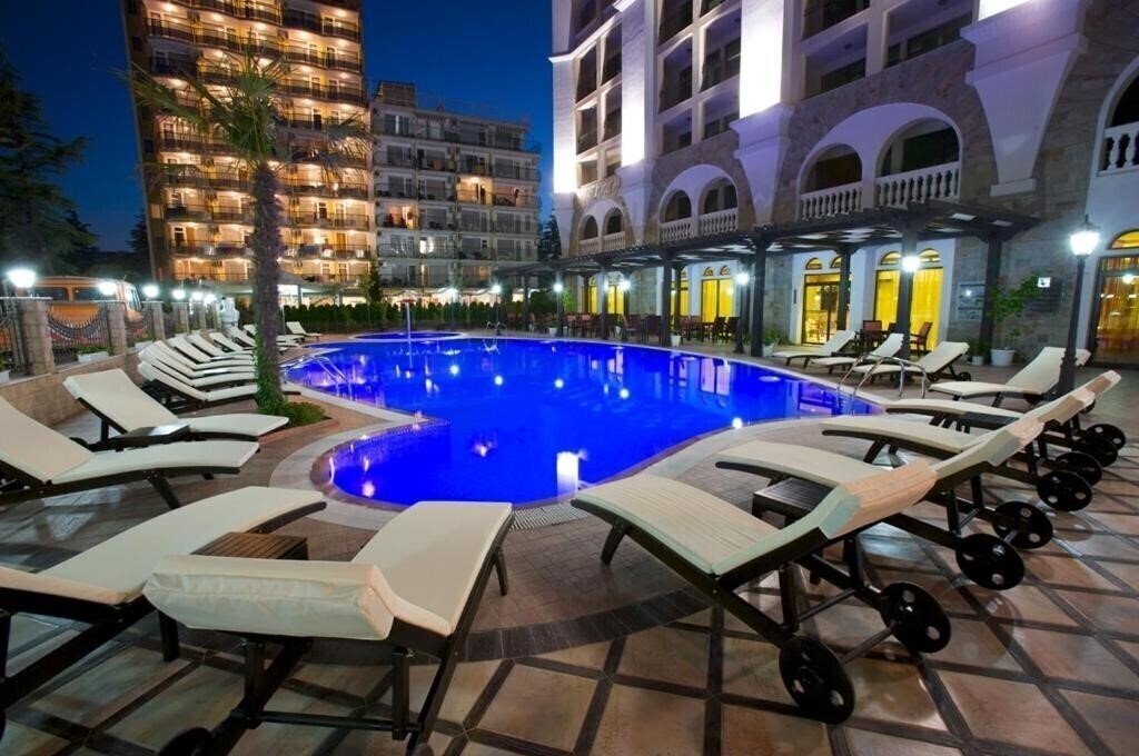 Отель Art Hotel Babylon 3*