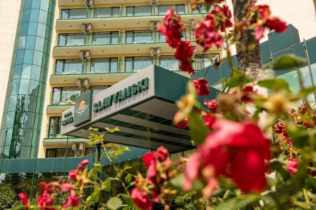 Отель Hotel Slavyanski (ex. Slavyanski, Slavianski) 3*