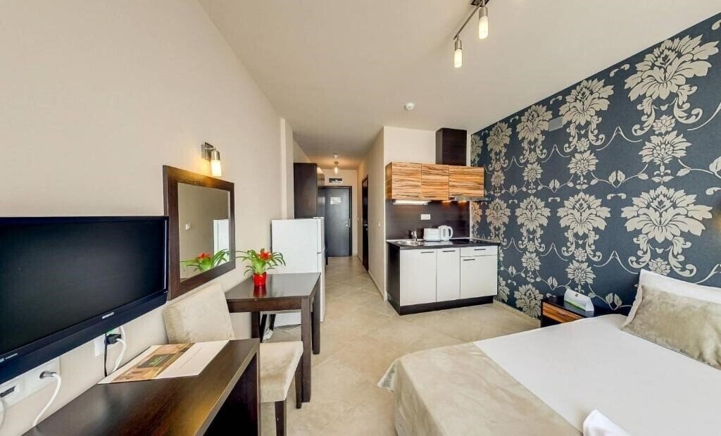 Фотографія Briz Beach Apartments (ex. Briz Sunny Beach) 3*