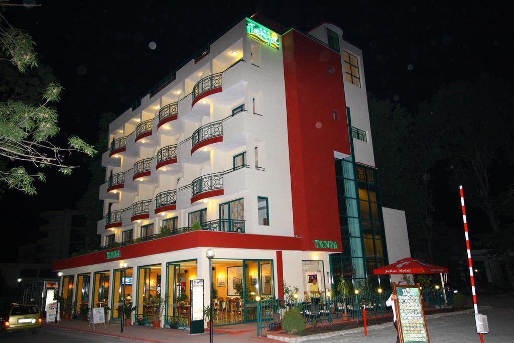 Отель Tanya 3*