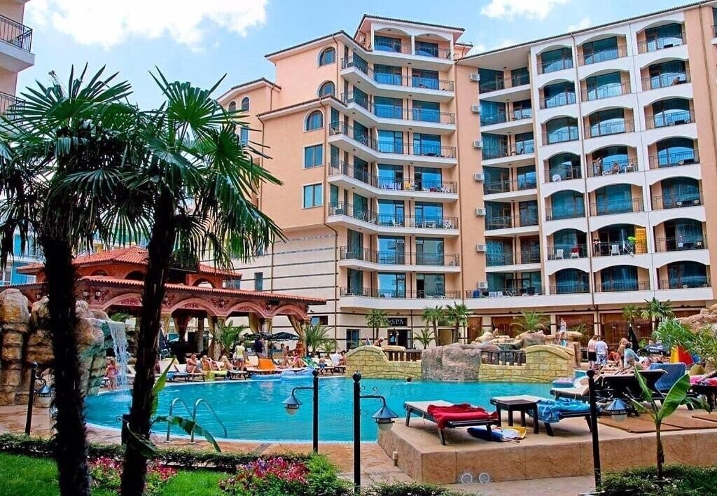 Готель Karolina Hotel 4*