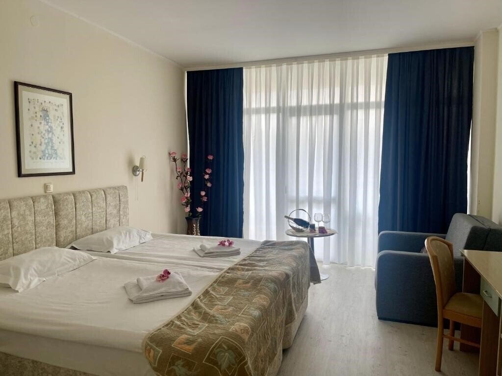 Фотография Grand Hotel Nirvana (ex. Grand Hotel Oasis, Oasis Sunny Beach) 4*