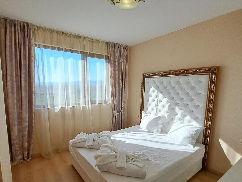 Фото Aparthotel Seasons 3*