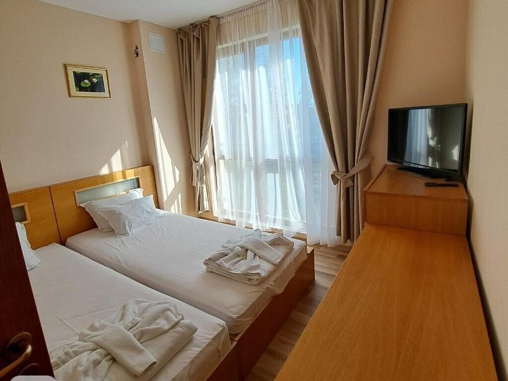 Фотографія Aparthotel Seasons 3*