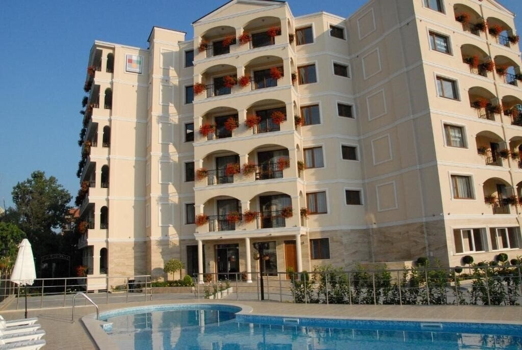 Картинка Aparthotel Seasons 3*