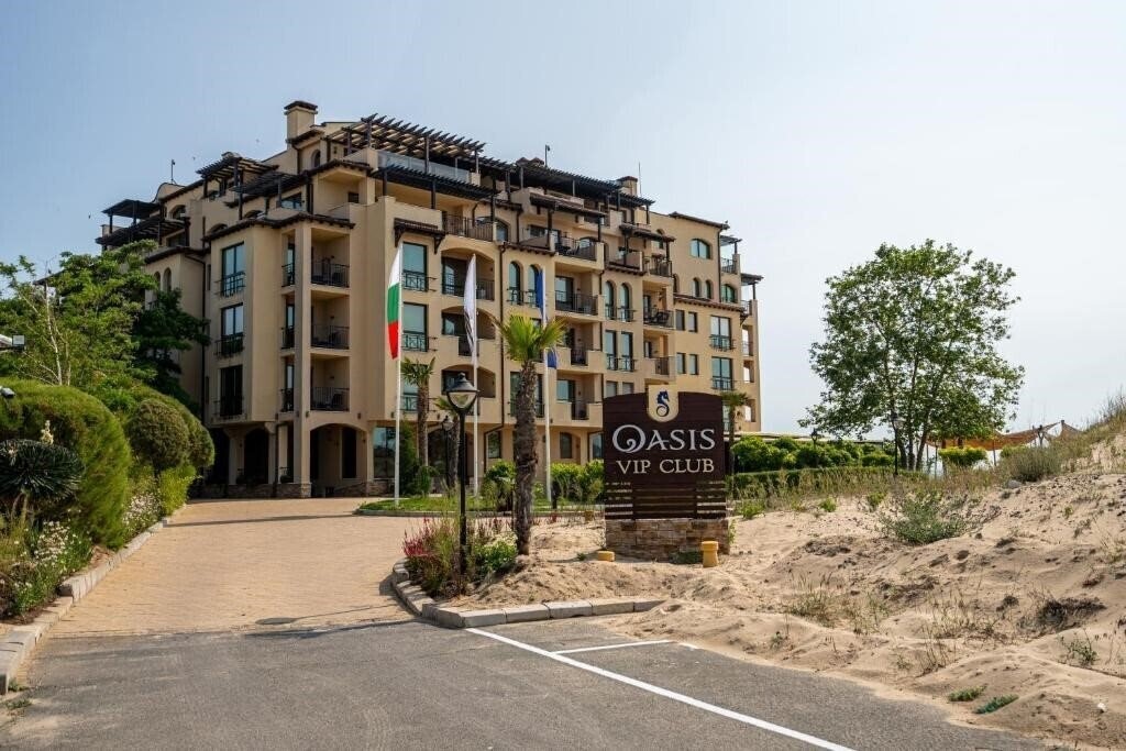 Отель Oasis VIP Club 3*