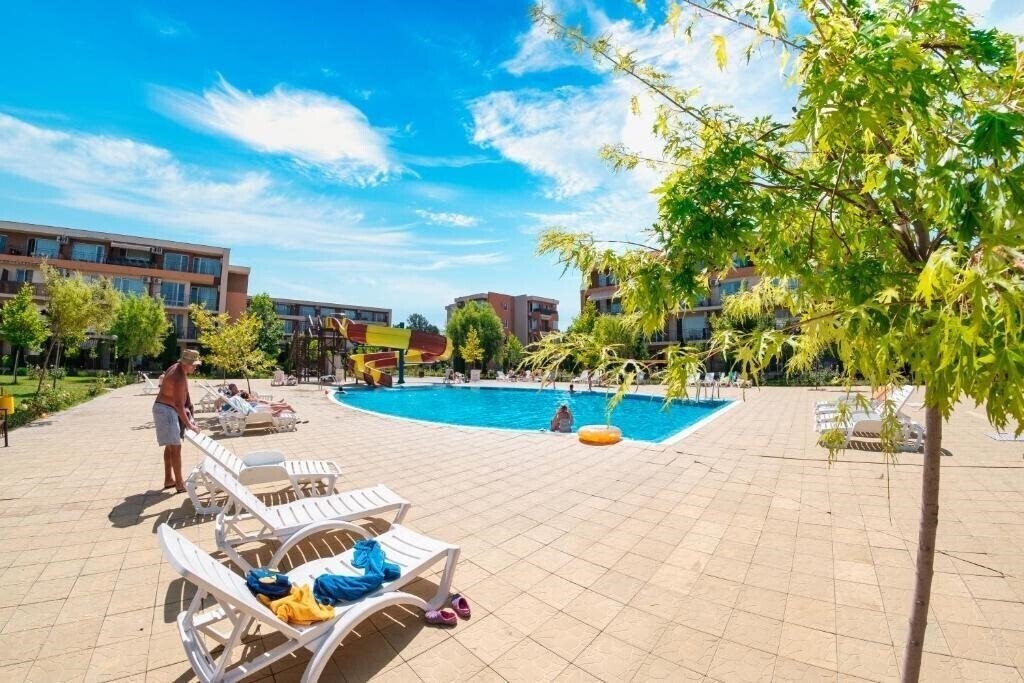 Изображение Holiday & Orchid Fort Noks Apartments 2*