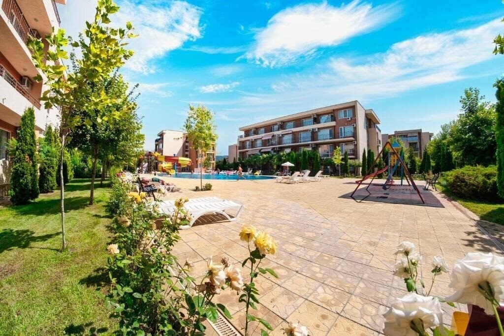 Картинка Holiday & Orchid Fort Noks Apartments 2*