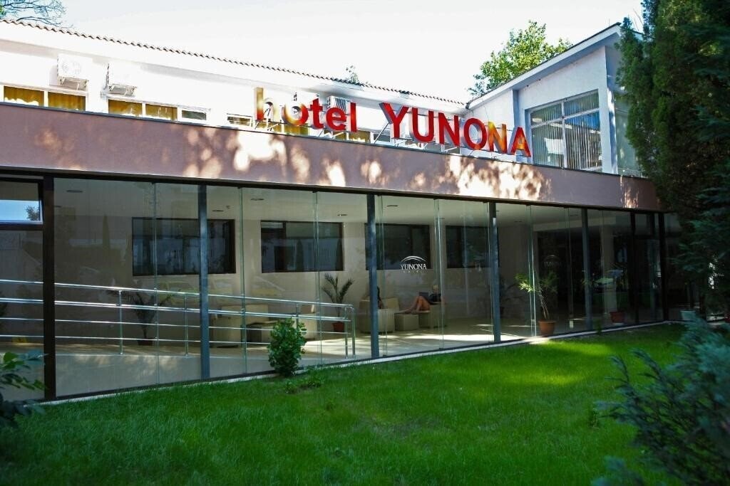 Готель Yunona 3*