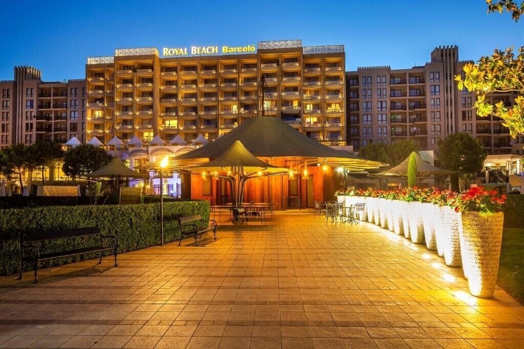 Готель Barcelo Royal Beach 5*