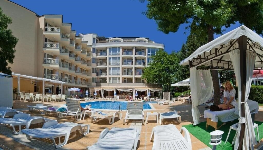 Готель Karlovo 3*