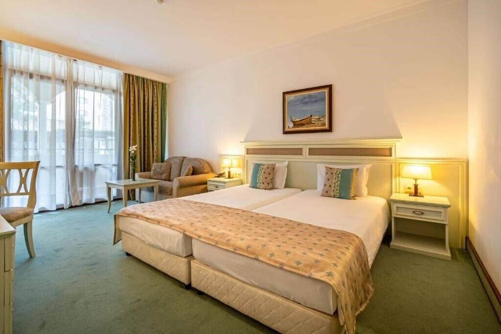 Фото Helena Park 5*