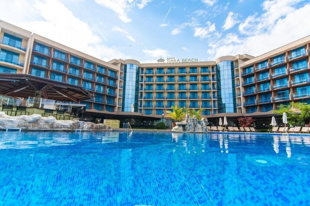 Готель Tiara Beach 4*