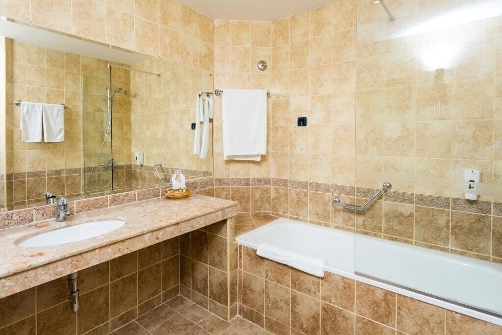 Фотографія Tiara Beach 4*