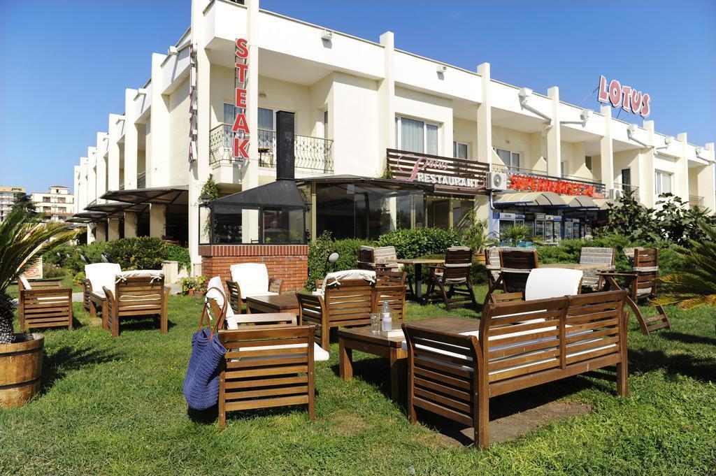 Готель Lotus 3*