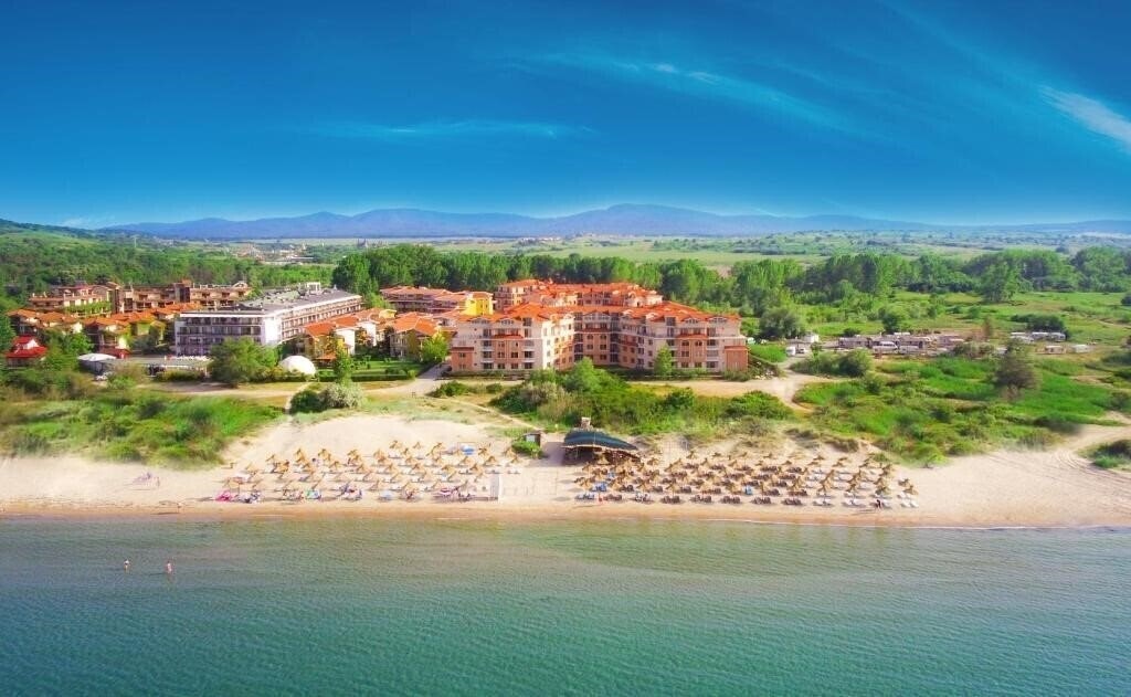 Отель Hacienda Beach Resort 4*