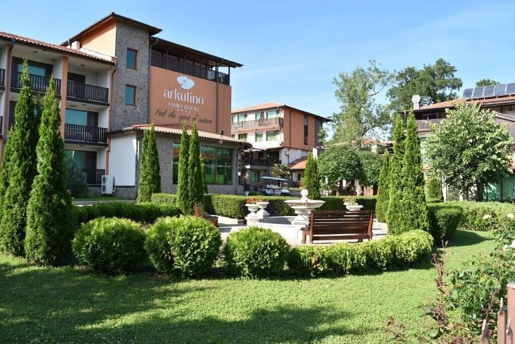 Готель Arkutino Family Resort 4*