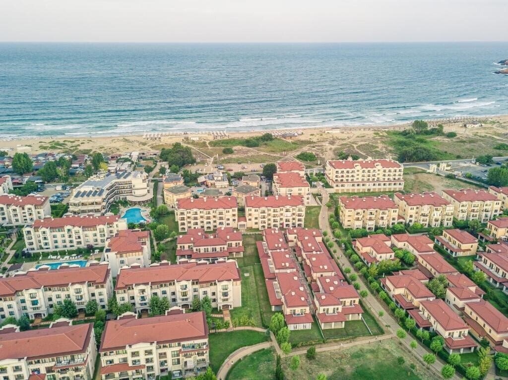 Изображение Green Life Apartments Sozopol (ex. Greenlife Resort Sozopol, Green Life Beach Resort, Green Life Beach Resort App) 4*
