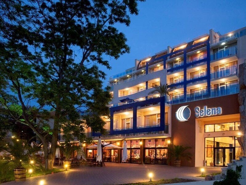 Отель Selena Hotel 4*