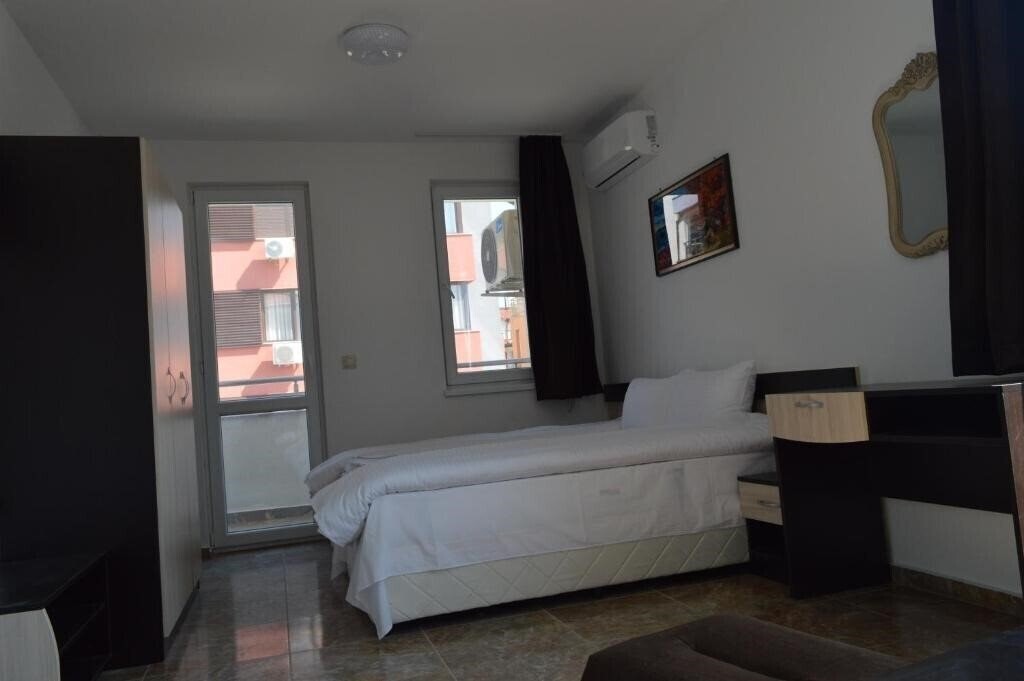 Картинка White House (Sozopol) 1*