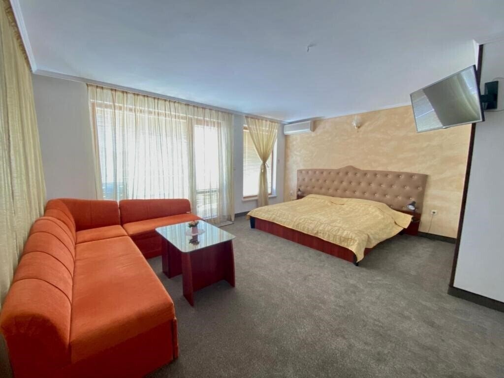 Фотографія Golden Fish Family Hotel 3*