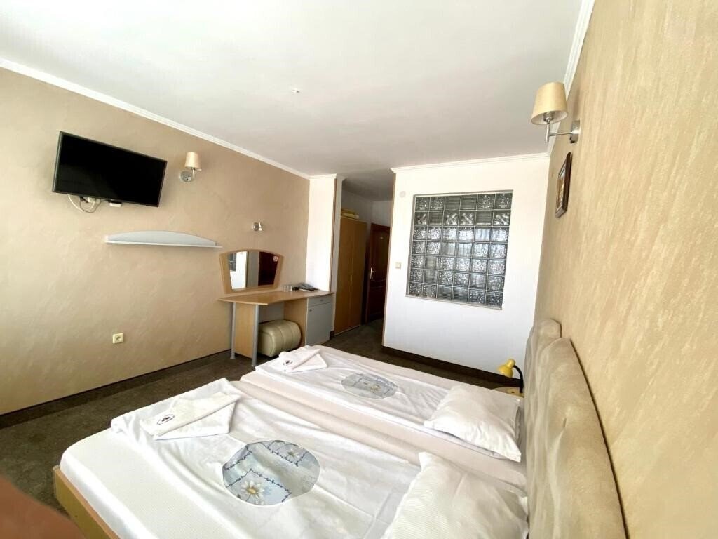 Картинка Golden Fish Family Hotel 3*