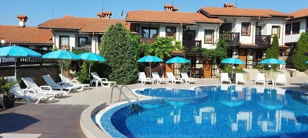 Готель Pearl Apartments (ex. Sozopol Apartments Pearl) 3*