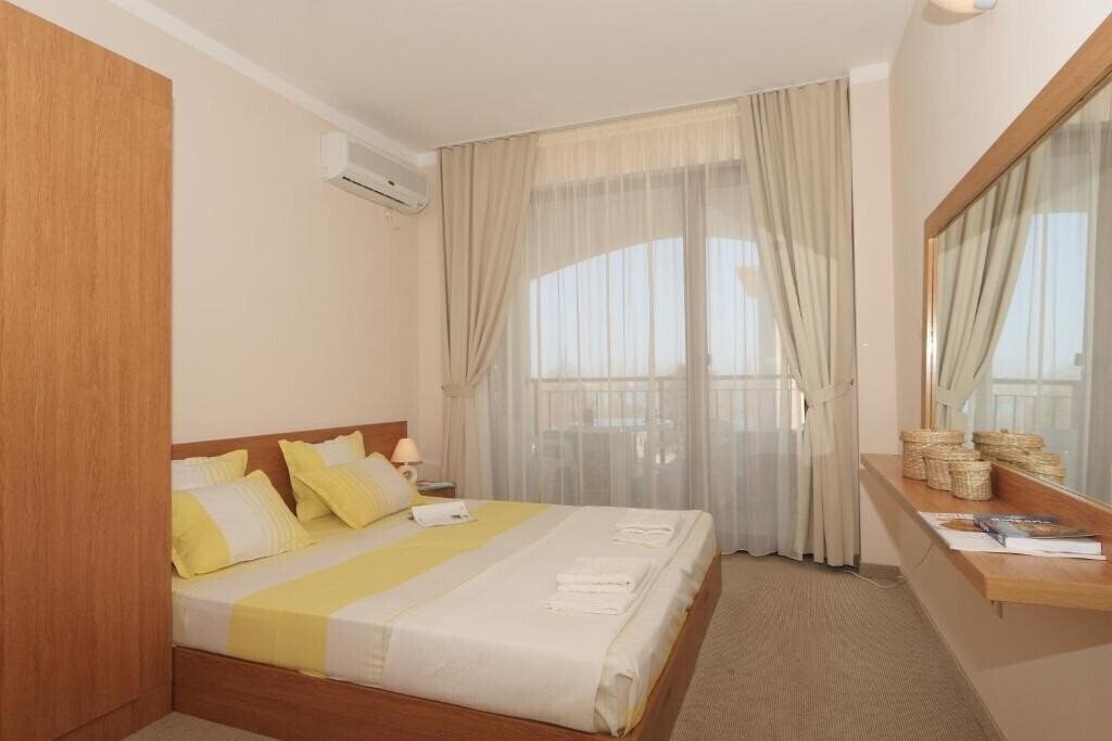 Фото Bay Apartments 3*