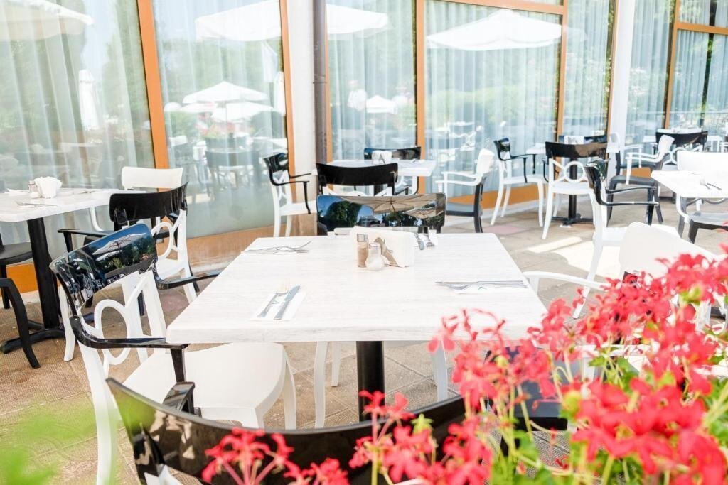 Зображення Dolphin Hotel 4*