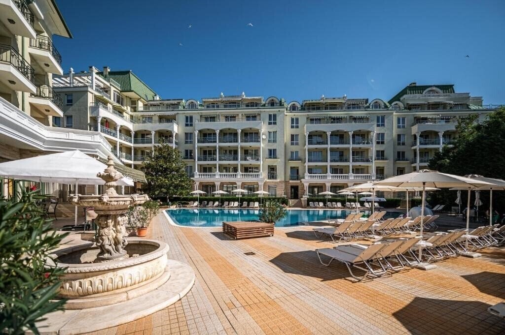 Фотографія Romance Hotel & Family Suites 4*