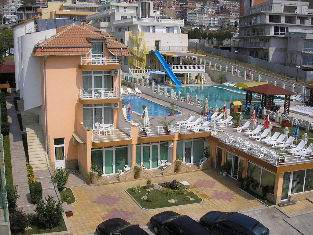 Отель Hotel Santorini (ex. Santorini Sv Vlas, Family Hotel Santorini) 3*