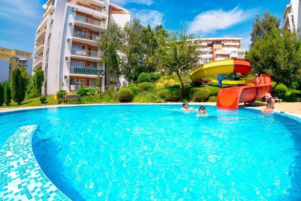 Готель Crown Fort Club (ex. Grand Resort Crown Fort Club, Crown Fort Club Fort Noks) 3*