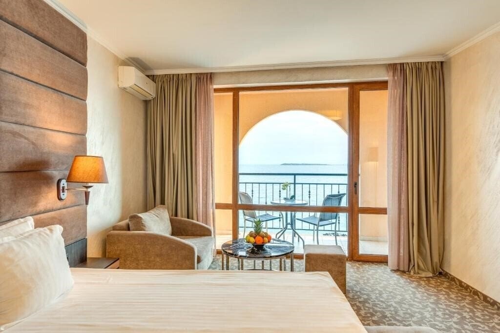 Фото Grand Hotel Sveti Vlas 4*