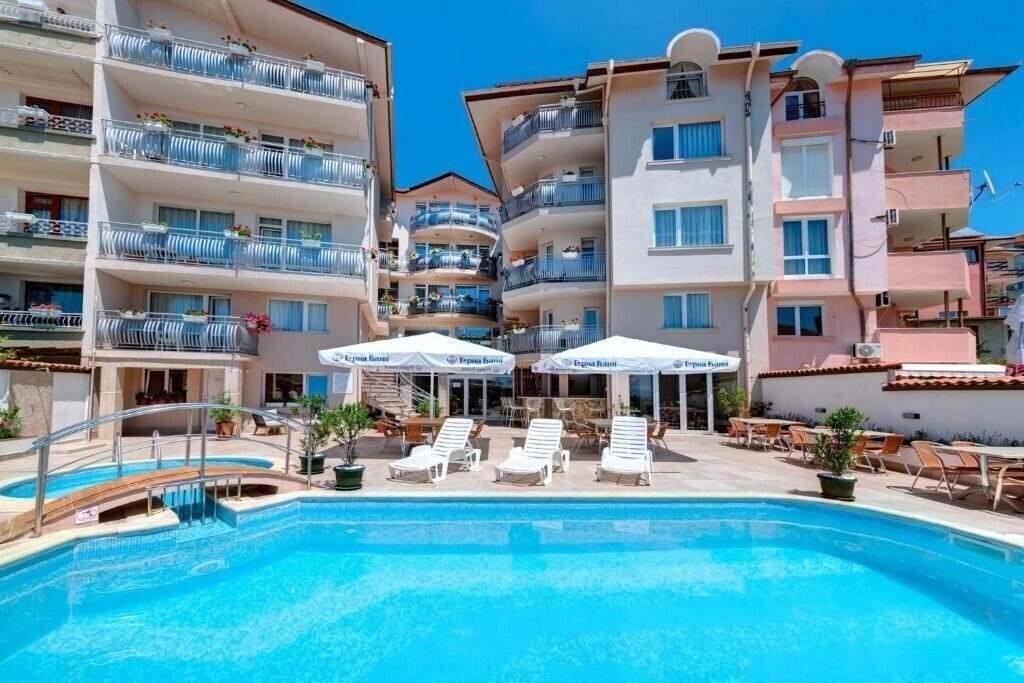 Готель Nassi 3*