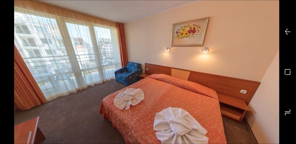 Фотографія Peshev 3*