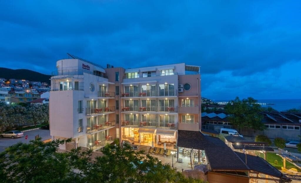 Отель Berlin Beach 3*