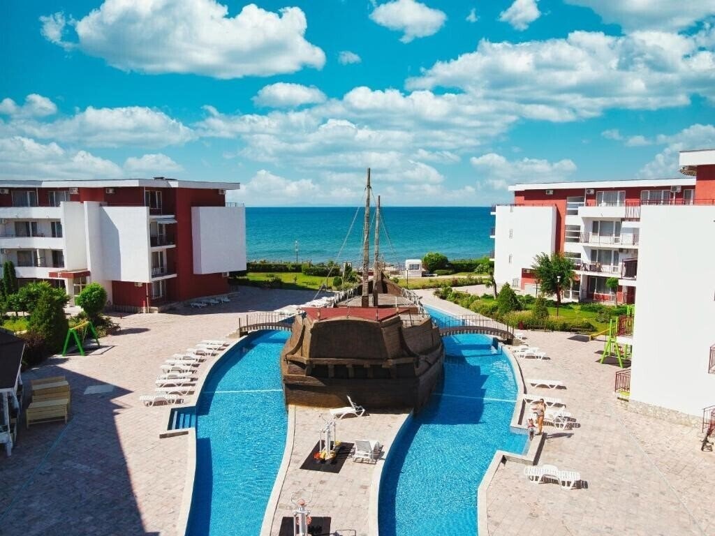 Готель Privilige Fort Beach 3*