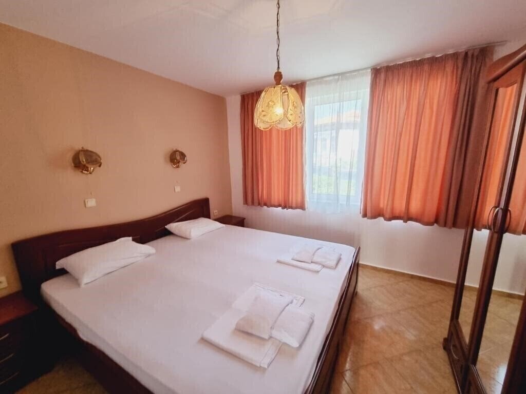 Фотографія Aparthotels South Coast 3*