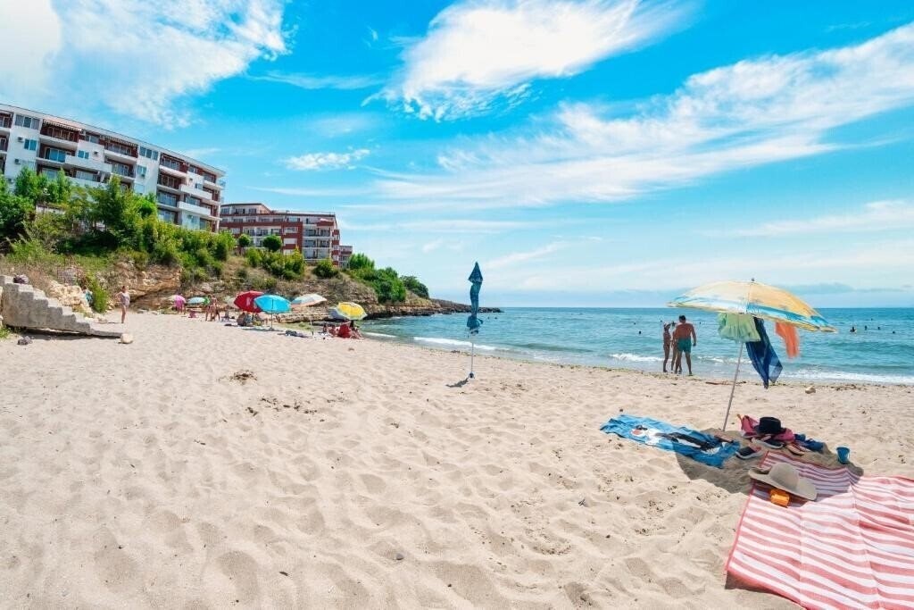 Отель Aparthotel Grand Resort Marina 3*