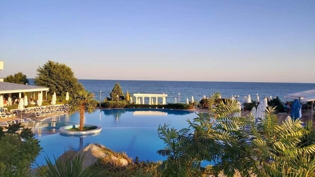 Отель Sineva Beach 4*