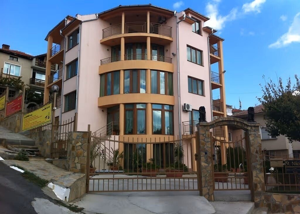 Отель Sveti Nikola Hotel 3*