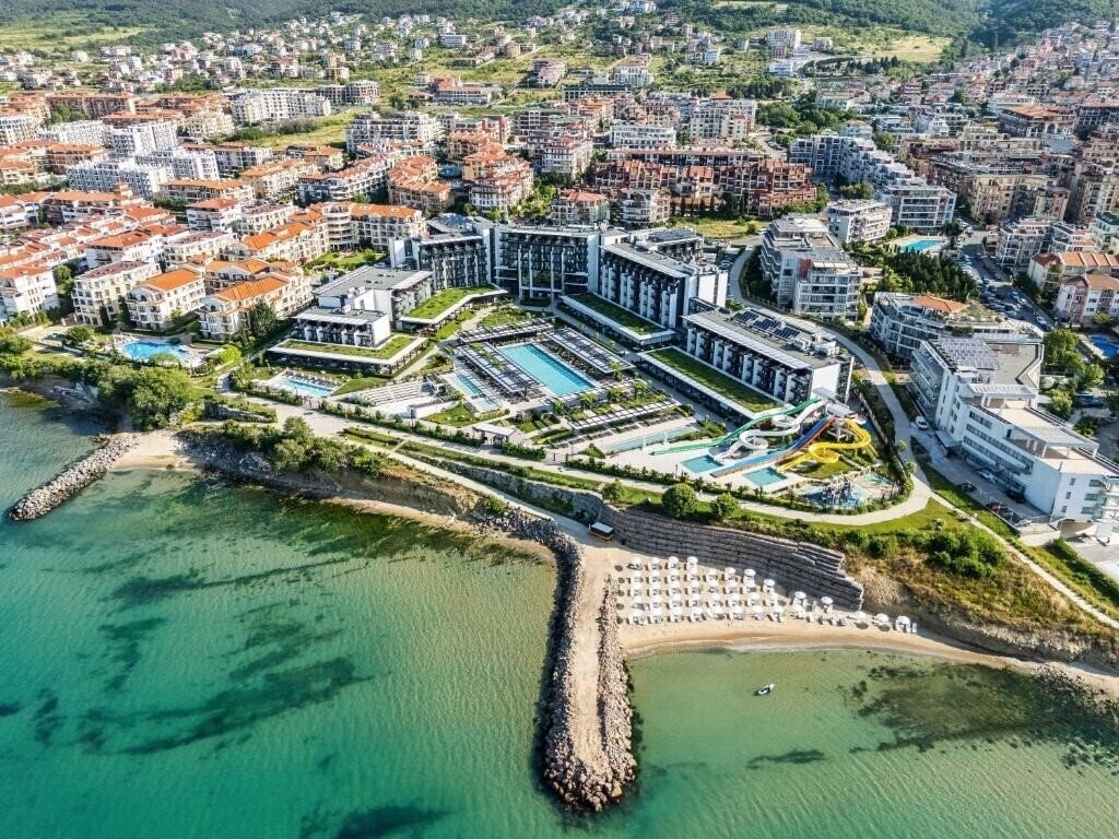 Готель Voya Beach Resort 5*