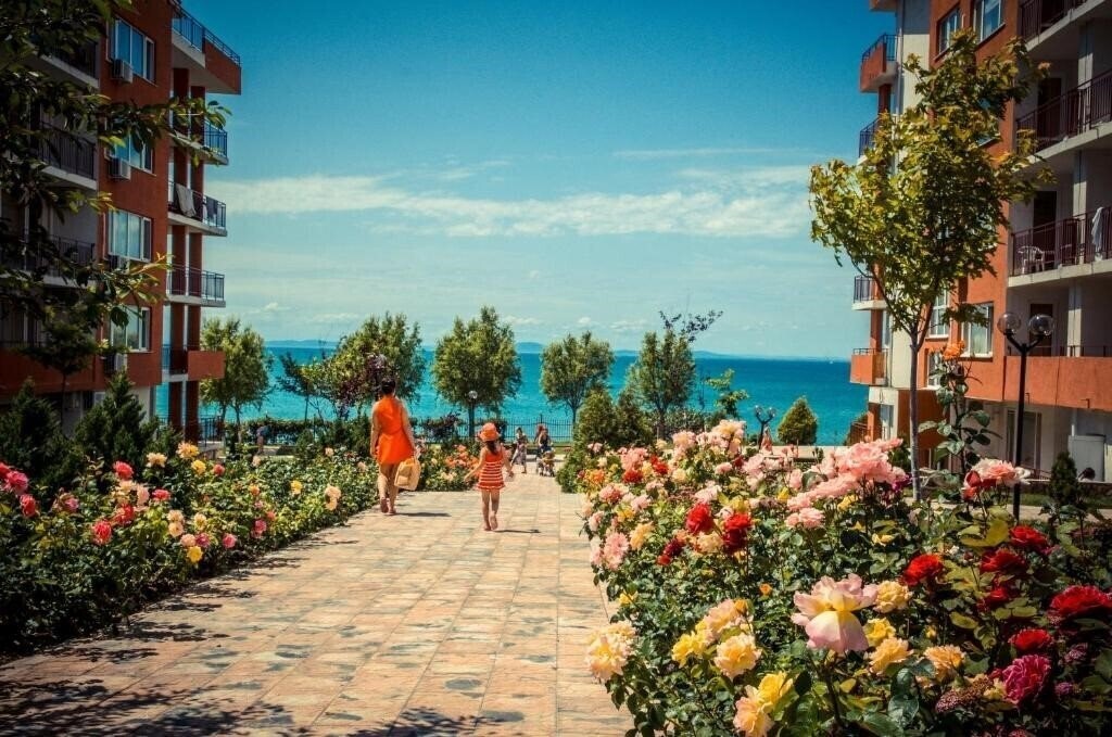 Отель Marina View Holiday Village 4*