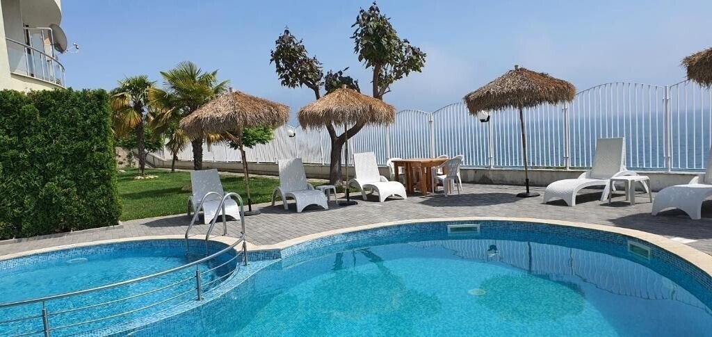 Отель Alex Beach 3*