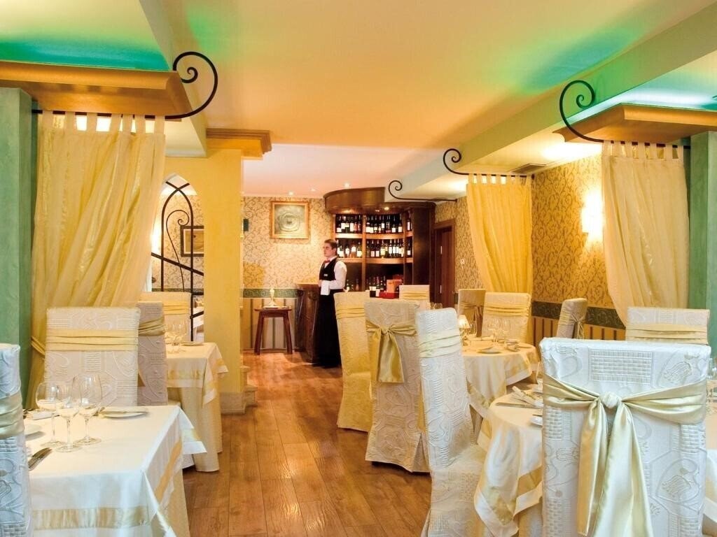 Фотографія Capitol Hotel 4*