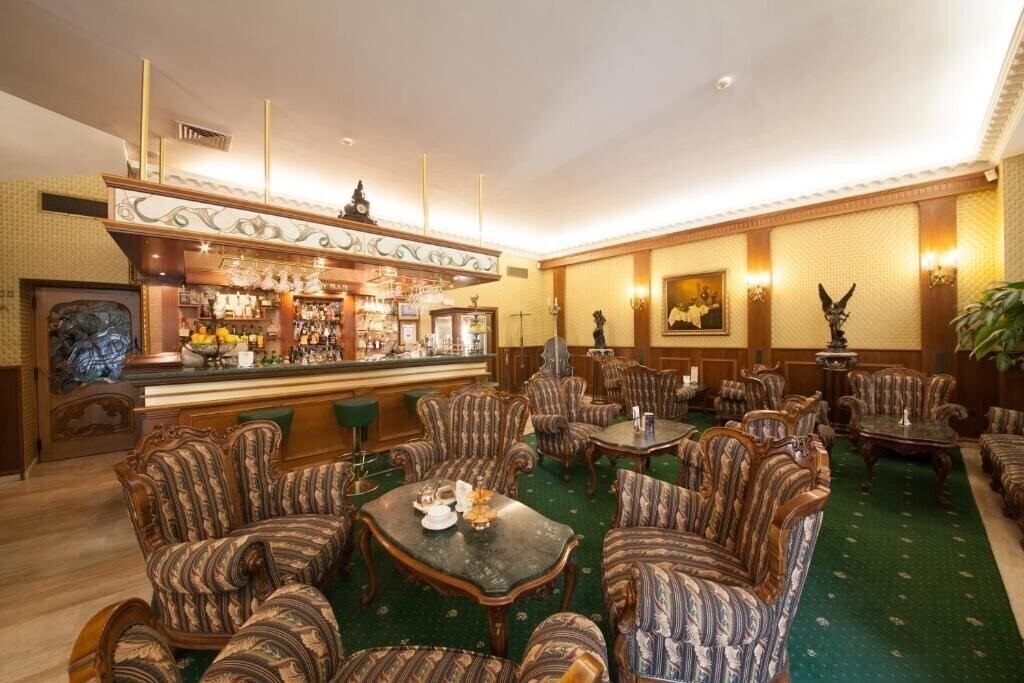 Фотография Grand Hotel London 5*