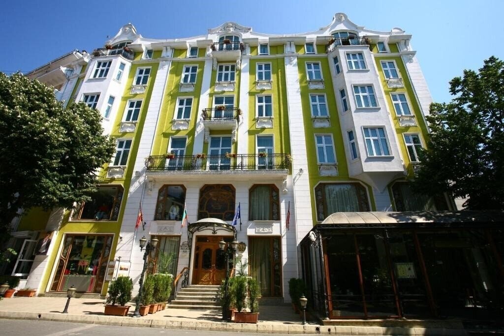 Картинка Grand Hotel London 5*