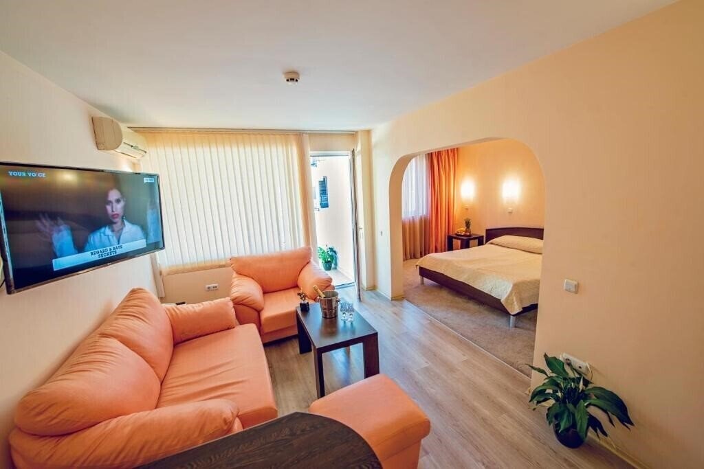 Готель Family Hotel Gran Ivan 3*